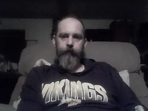 Snapshot of crazyheratic8 chatting on 12.19.25 crazyheratic8 online show from 12.19.25