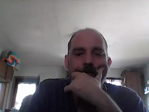 Snapshot of crazyheratic8 chatting on 04.06.26 crazyheratic8 online show from 04.06.26