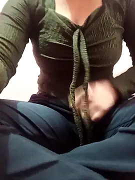 Snapshot of Itz_cat01 chatting on 12.19.25 Itz cat01 online show from 12.19.25