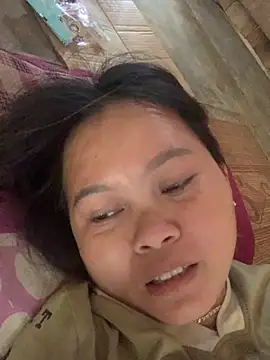 Snapshot of lan-xinh01 chatting on 10.21.25 lan-xinh01 online show from 10.21.25