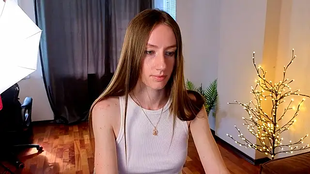 Snapshot of GoldenRose_ chatting on 06.26.26 GoldenRose online show from 06.26.26