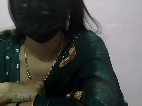 Snapshot of Laila_Cute chatting on 03.26.26 Laila Cute online show from 03.26.26