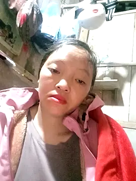 Minkine022 online show from 10.31.25