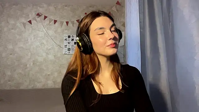 TeresitaLish online show from 10.09.25