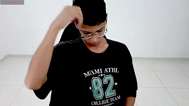 Im david02 online show from 04.14.26