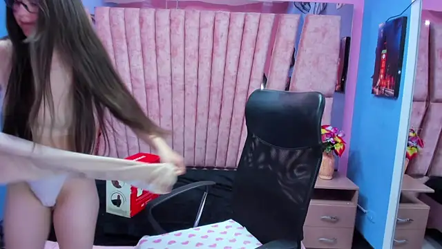 sarah sweett  online show from 03.19.26