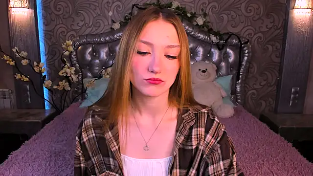 AngelAnabelle online show from 12.05.25