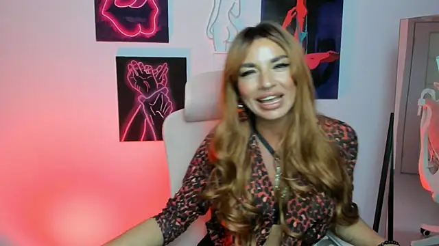 Snapshot of Queen_Violetta_ chatting on 10.02.25 Queen Violetta online show from 10.02.25