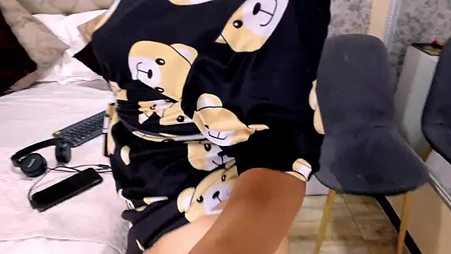 Clohe Bell online show from 01.09.26