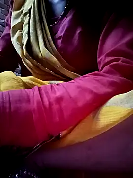 Snapshot of Mona7070 chatting on 10.06.25 Mona7070 online show from 10.06.25