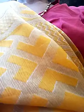 Snapshot of Mona7070 chatting on 10.07.25 Mona7070 online show from 10.07.25