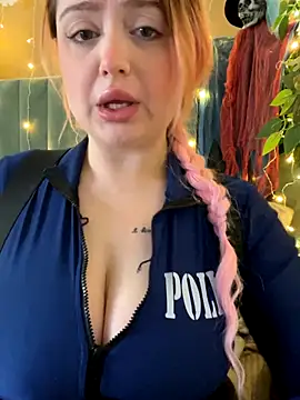 KellyMoors online show from 10.27.25