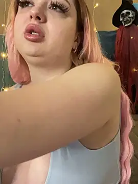 KellyMoors online show from 11.07.25