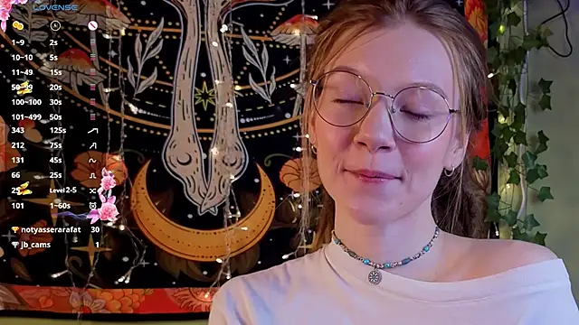 lyra thenymph online show from 11.18.25