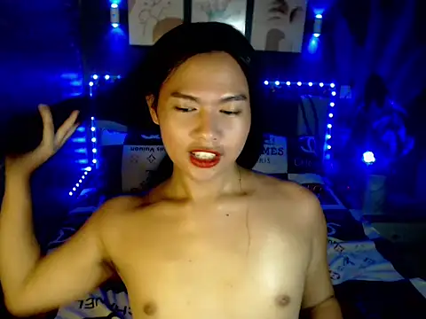 Snapshot of fallinLunaxX chatting on 05.16.26 fallinLunaxX online show from 05.16.26