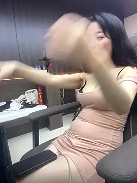 Snapshot of yourkeer chatting on 10.13.25 yourkeer online show from 10.13.25