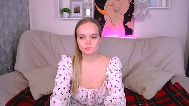 Snapshot of MargoBlonde chatting on 10.06.25 MargoBlonde online show from 10.06.25