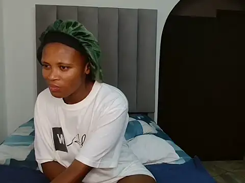 Sex bomb30 online show from 10.26.25