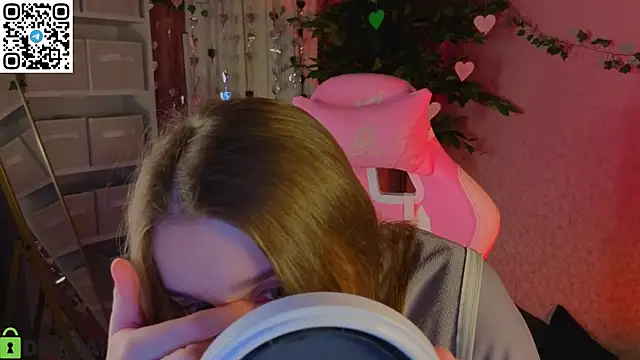 L1na Reeds online show from 02.09.26