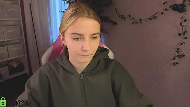 L1na Reeds online show from 04.17.26