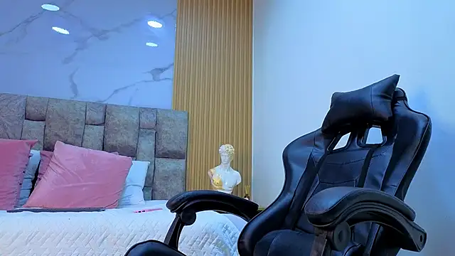 angel  kiss online show from 10.30.25