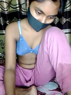 Snapshot of hottywife-03 chatting on 05.06.26 hottywife-03 online show from 05.06.26