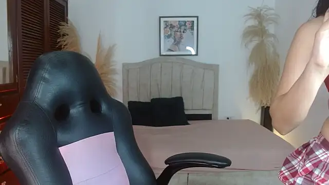 Snapshot of annyrusso chatting on 02.23.26 annyrusso online show from 02.23.26