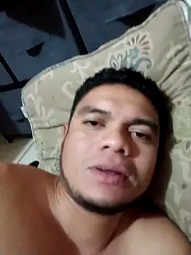 Snapshot of sexboy27 chatting on 01.15.26 sexboy27 online show from 01.15.26