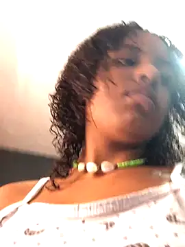 Lorennapires online show from 10.27.25