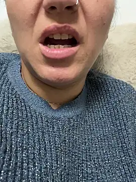 Daiana Andra online show from 10.17.25