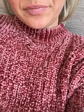 Daiana Andra online show from 10.24.25