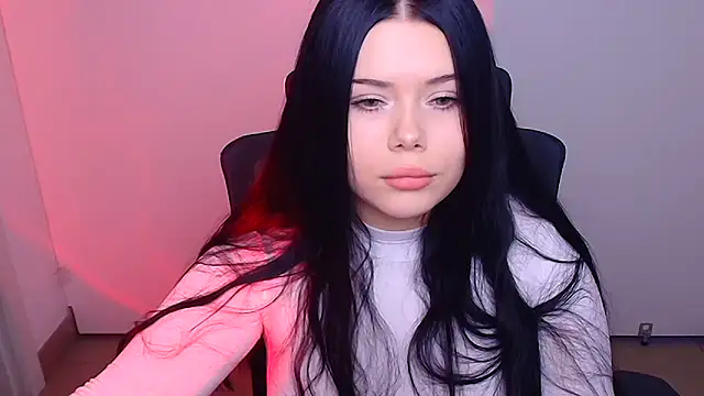 Snapshot of Mona_Esty chatting on 10.04.25 Mona Esty online show from 10.04.25
