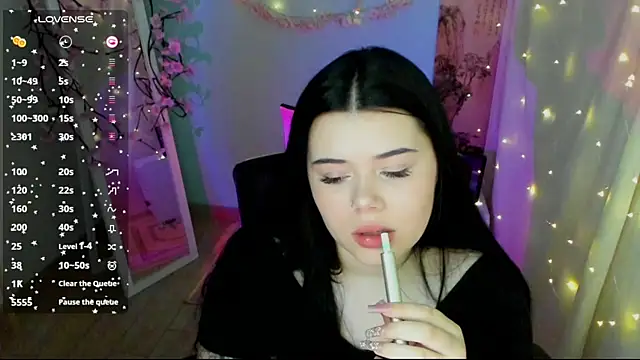Snapshot of Mona_Esty chatting on 07.12.26 Mona Esty online show from 07.12.26
