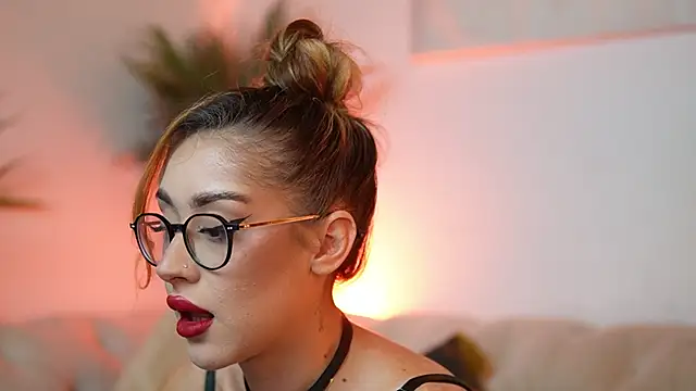 AileenKiss online show from 11.10.25