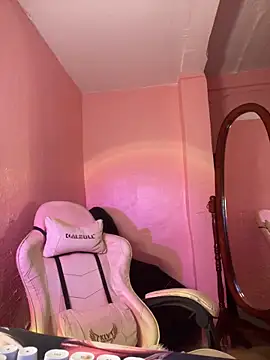 Funtasee Andi online show from 04.10.26