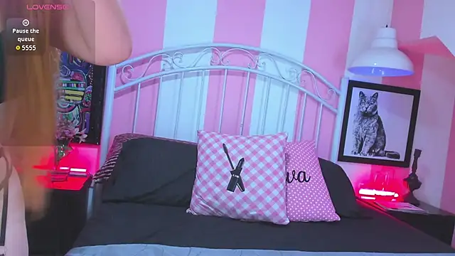 Snapshot of CameronRey_ chatting on 10.07.25 CameronRey  online show from 10.07.25