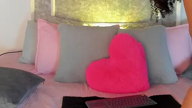  victoriaa  lois online show from 10.29.25