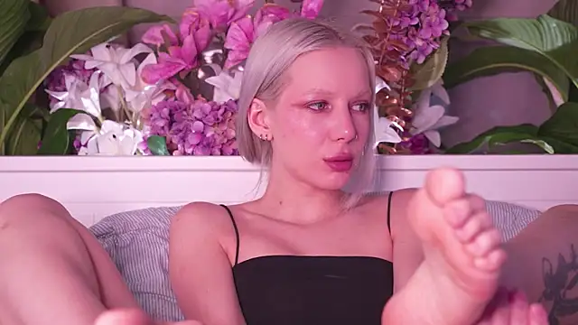 RanyThomson online show from 11.23.25