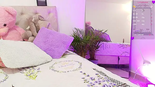 SoofiKiss online show from 02.05.26