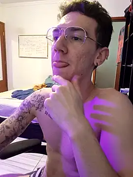 SweetGoodBoy22 online show from 10.05.25