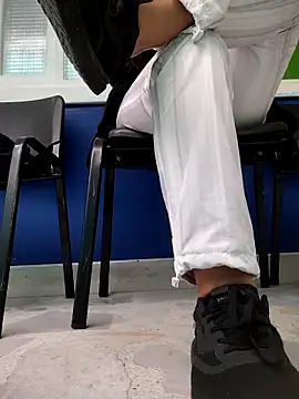 Snapshot of shannon_kinne_ chatting on 11.14.25 shannon kinne online show from 11.14.25