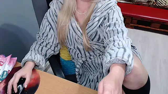 Snapshot of Ledi_Catherin chatting on 04.25.26 Ledi Catherin online show from 04.25.26