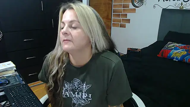 perlagoloza05 online show from 11.12.25