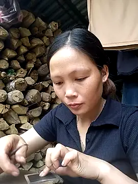 Snapshot of hanghuong chatting on 10.16.25 hanghuong online show from 10.16.25