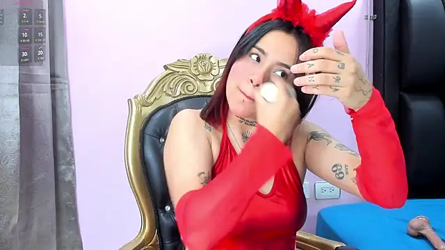Nixielee  online show from 10.16.25