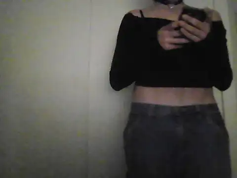 Snapshot of Sunny_Pebble chatting on 10.09.25 Sunny Pebble online show from 10.09.25