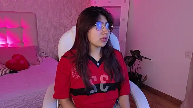 zoe capeli online show from 10.08.25