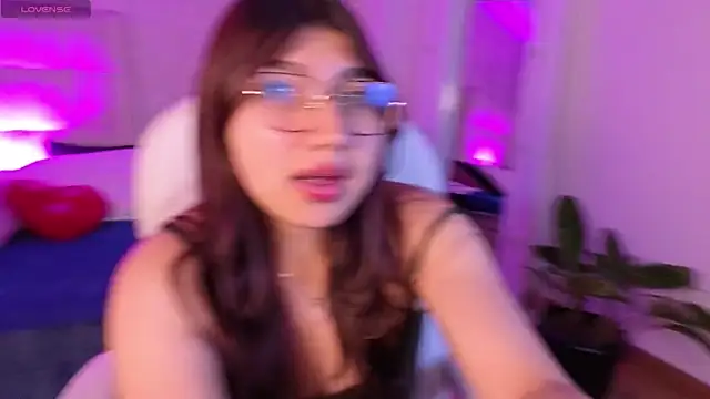 zoe capeli online show from 10.17.25