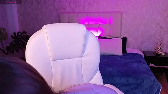 zoe capeli online show from 10.18.25