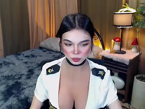 Snapshot of TWINKTRANSSHANEL chatting on 10.29.25 TWINKTRANSSHANEL online show from 10.29.25